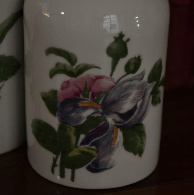 Ensemble de 2 Flacons en Porcelaine de Paris – Vintage en Très Bon État